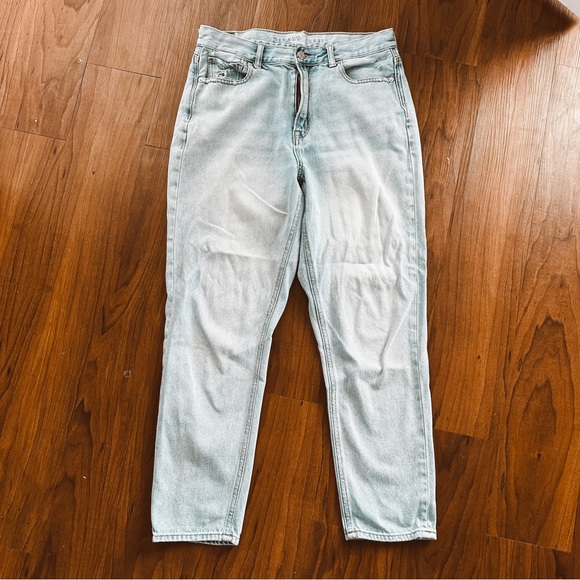 American Eagle Outfitters Sky Blue Mom Jeans - Picture 4 of 9